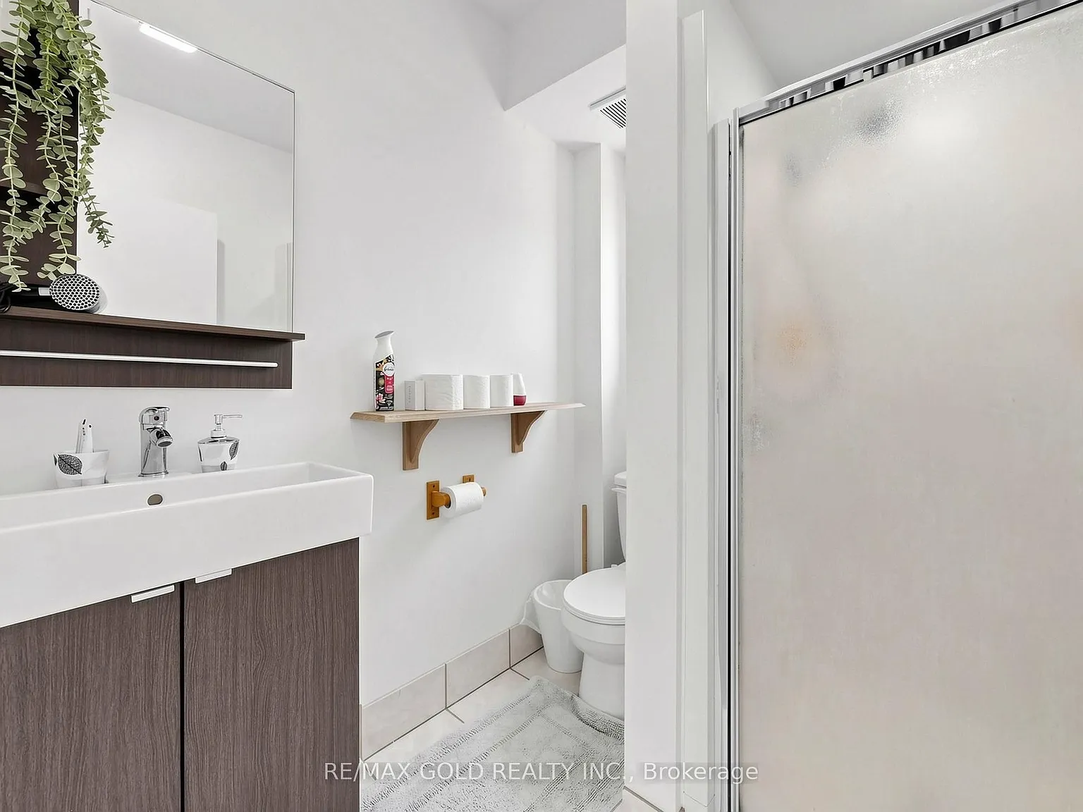 6 bed, $1,300 — Photo 2