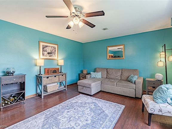 3rd image of 193 Timberlane Dr