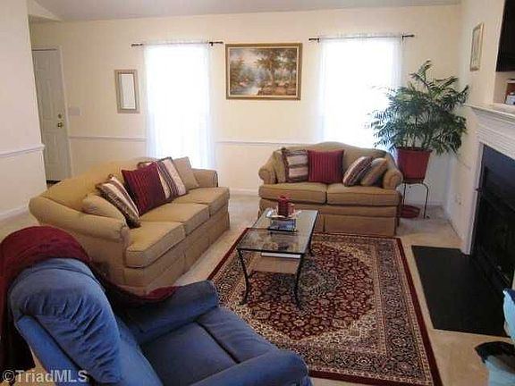 3rd image of 4831 Leinbach Dr