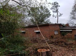 15 Parker Dr, Seale, AL 36875