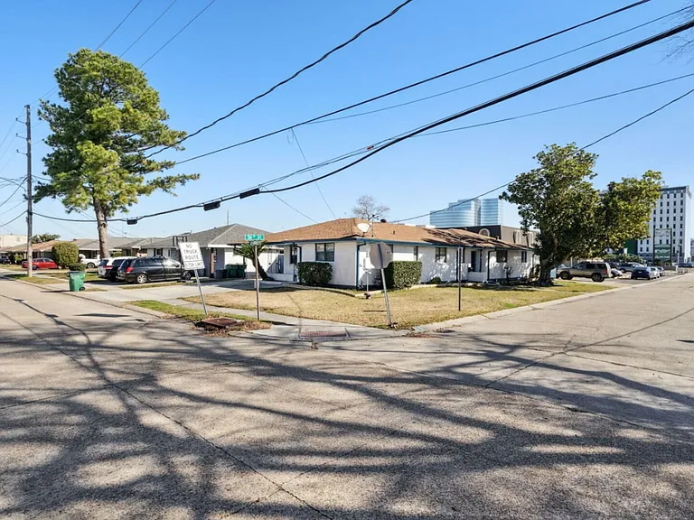 Athania Pkwy — Photo 9
