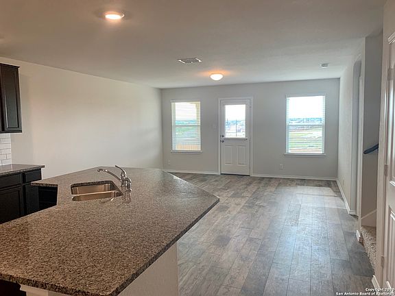 5th image of 8054 Falcon Meadow