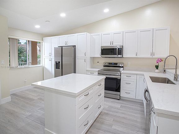 3rd image of 7327 S Devon Dr #213