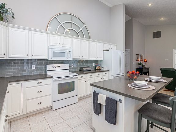 5th image of 174 Copperfield Dr