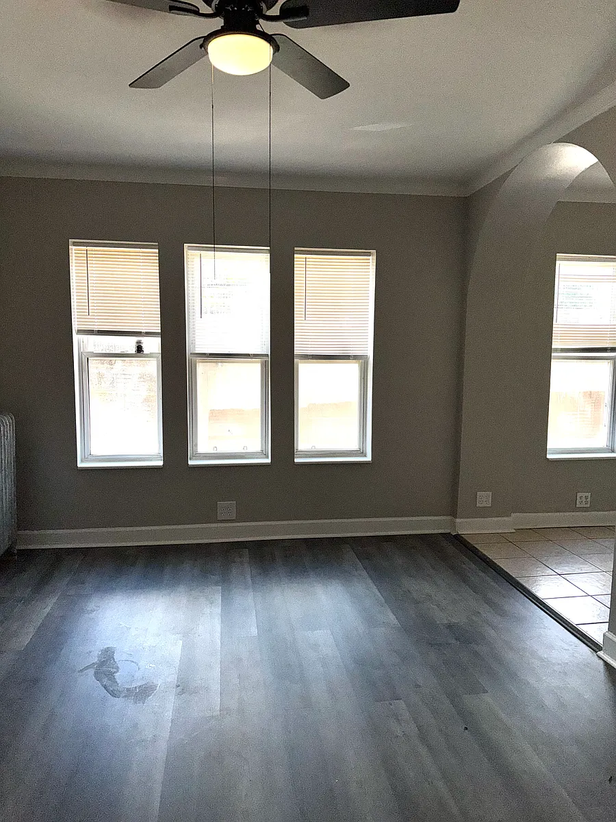 Building Photo - 6818-1 N Wayne Ave #111