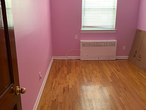 2nd image of 195 Bay 47 St