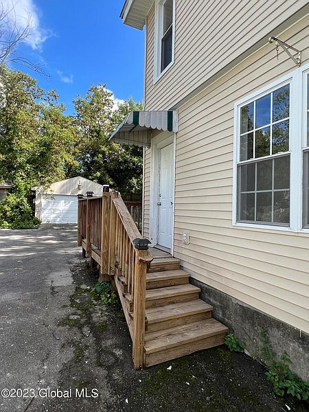 4th image of 78 Helwig Street