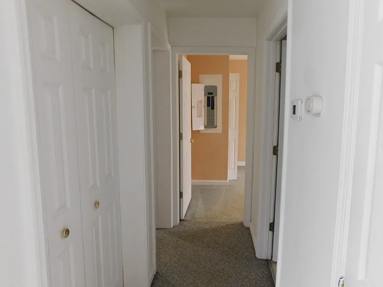 837 Jefferson St — Photo 5