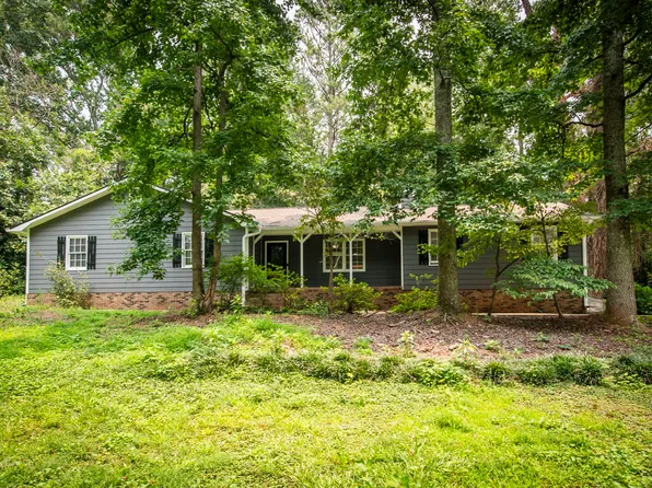 65 W Honeysuckle Ln, Carrollton, GA 30116
