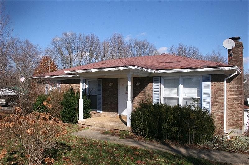 1st image of 340 Locust Dr