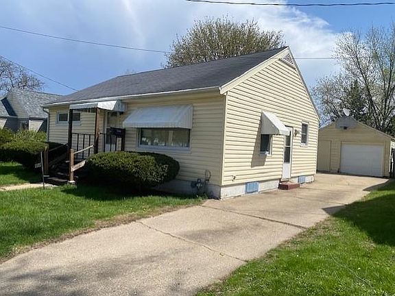 2nd image of 1121 Cleveland St