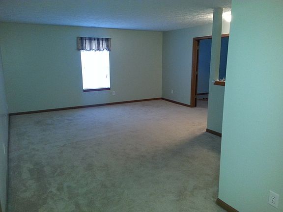 4th image of 6729 Lexington Cir