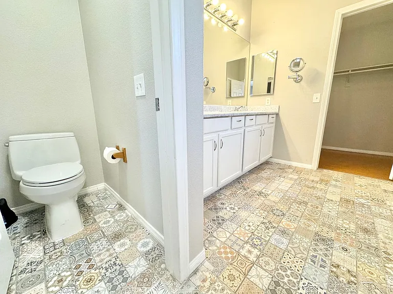 1092 Whispering Birch Ave — Photo 22