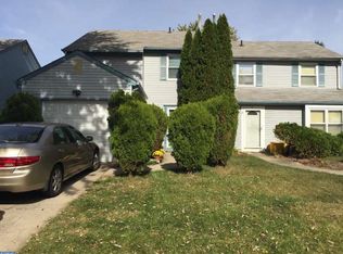 71 Hampton Gate Dr, Sicklerville, NJ 08081