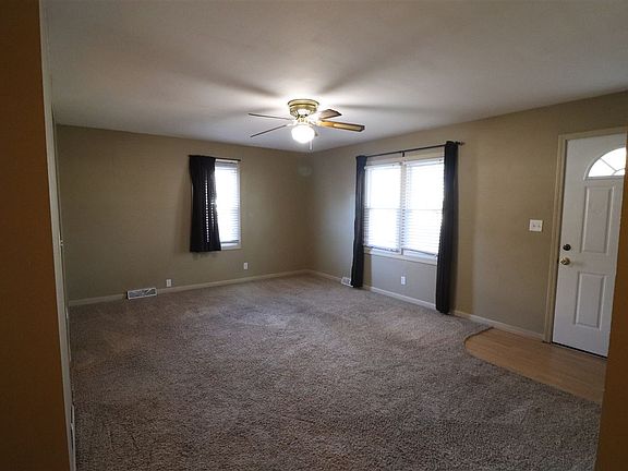 2nd image of 1324 N Eisenhower Dr