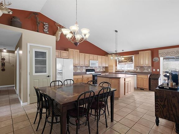 5th image of 500 Quiet Country Ln