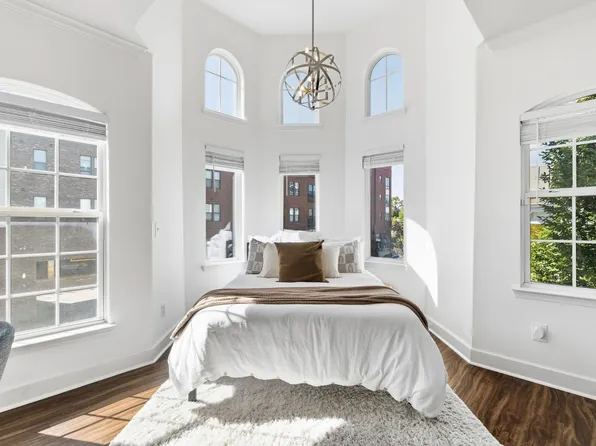 7009 Lenox Village Dr APT 302, Nashville, TN 37211