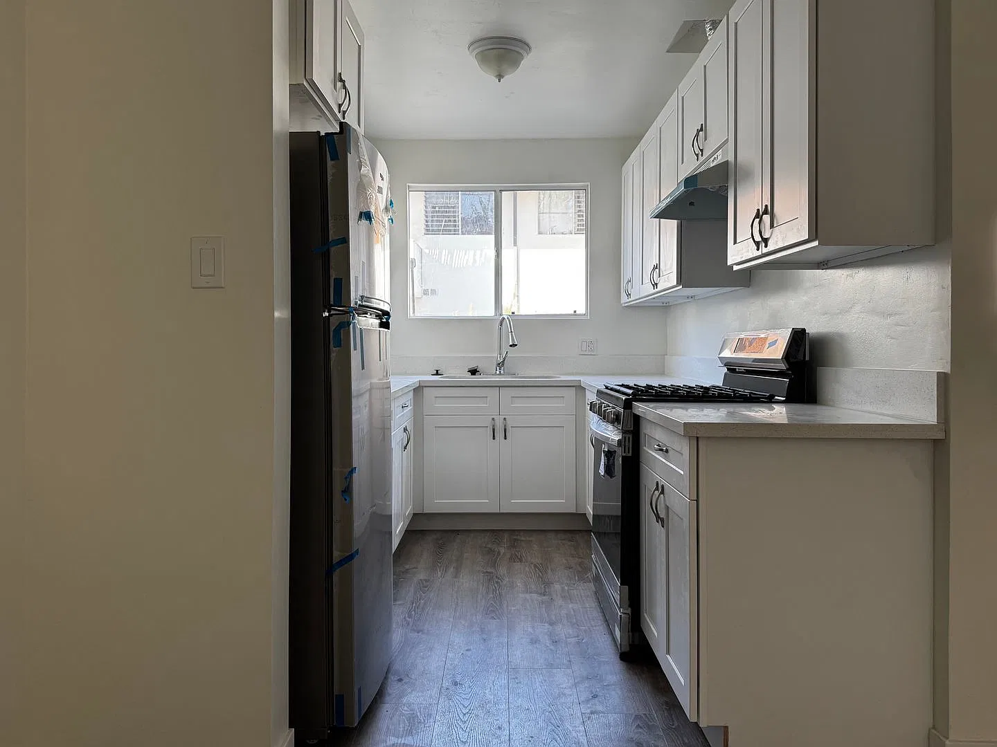 815 S Wilton Pl — Photo 4