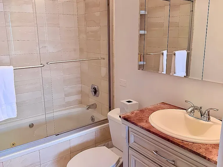 200 E 61st St #37C — Photo 7