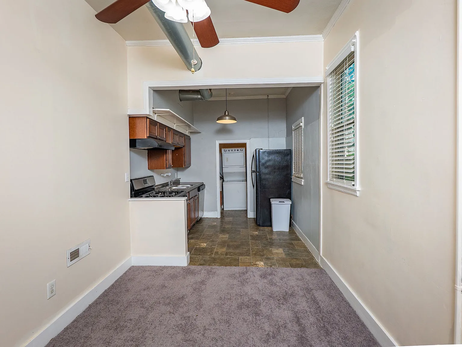 1 bed, 650 sqft, $925 — Photo 2