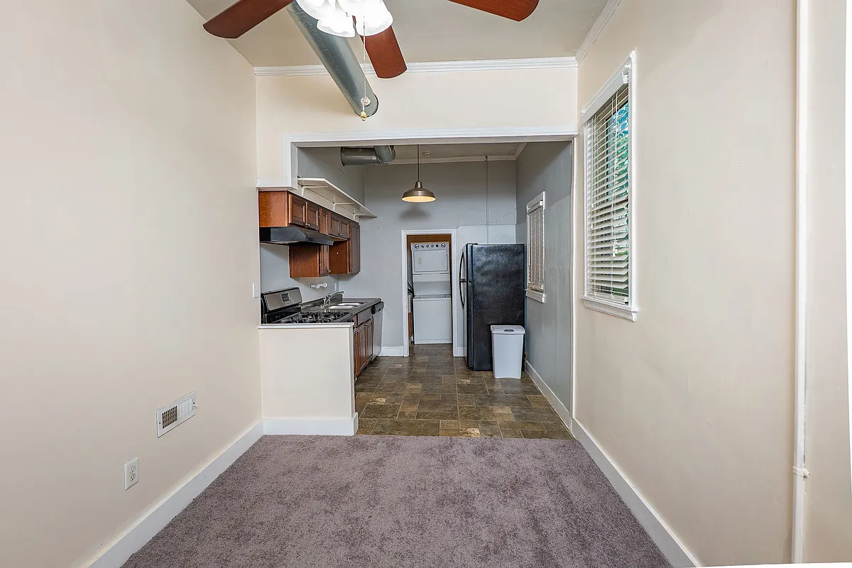 Building Photo - 917 Dandridge Ave #B