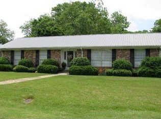 19 Lakeside Dr, Roanoke, AL 36274