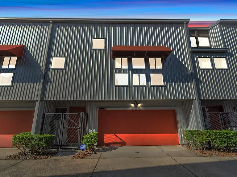 2605 Calumet St #38 — Photo 1