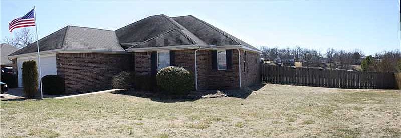 1st image of 621 Weston Cir