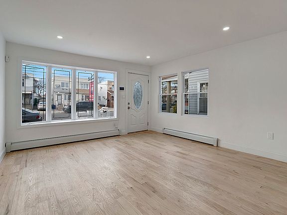 5th image of 5516 Avenue