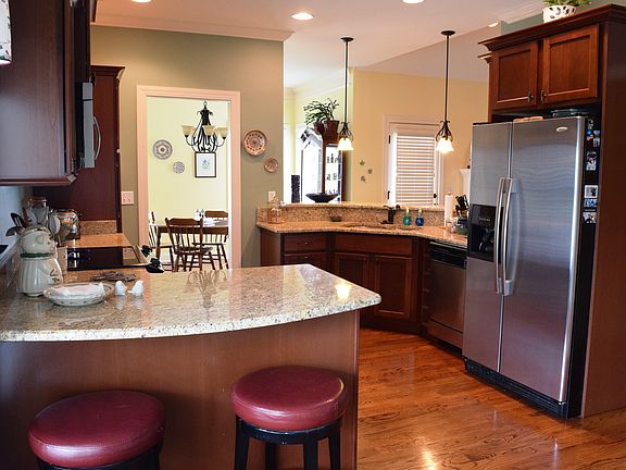 5th image of 1301 Knights Bridge Cir