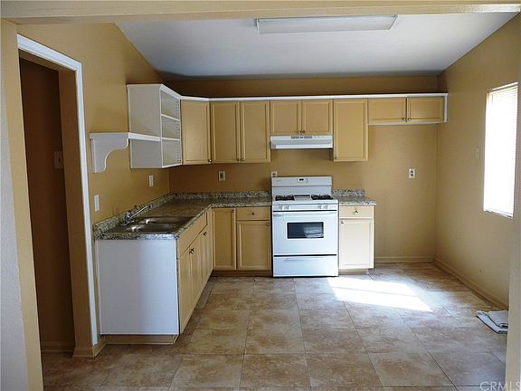 3rd image of 624 W 28th St