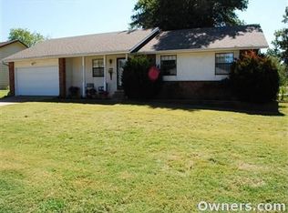 1400 W Callahan Dr, Rogers, AR 72758