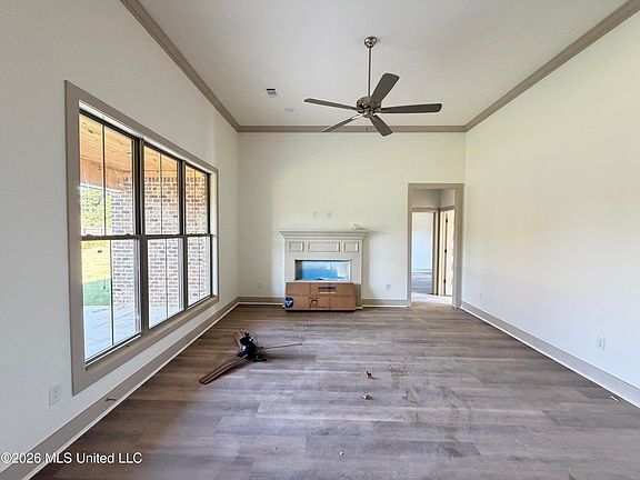 3rd image of 318 Brookfield Cir