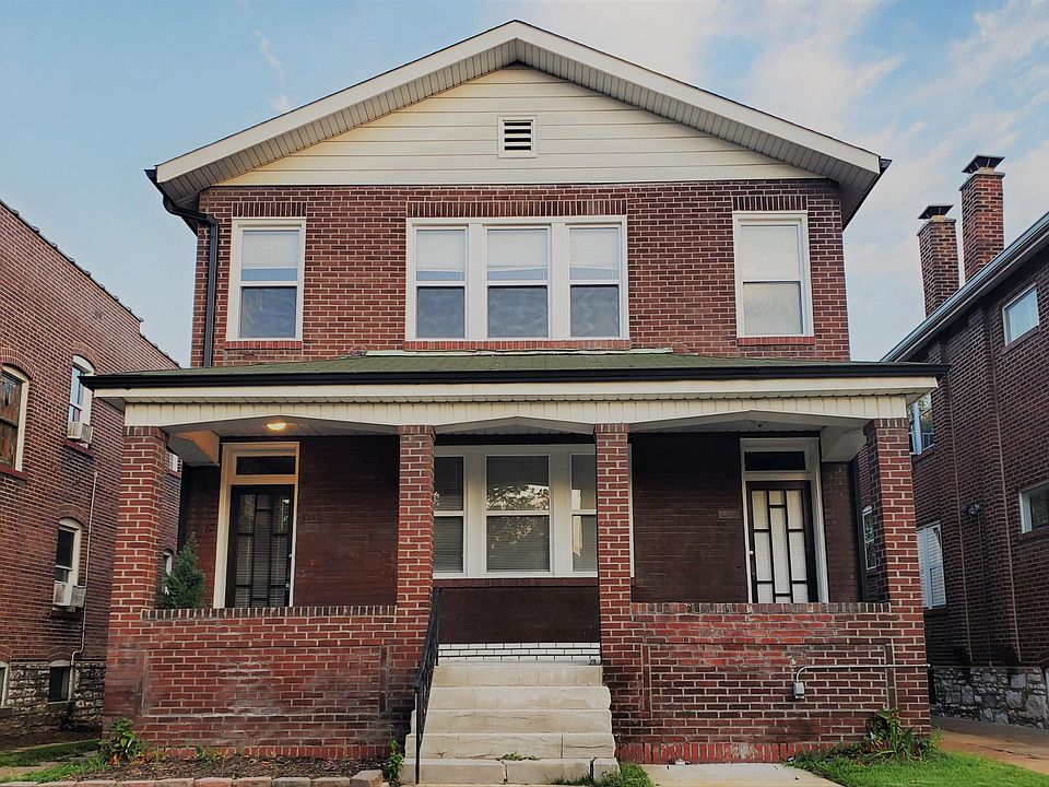 Front of Duplex right on the best Block in Dutchtown