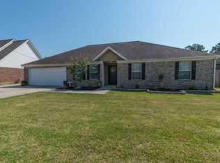824 Delaware Dr, Bridge City, TX 77611