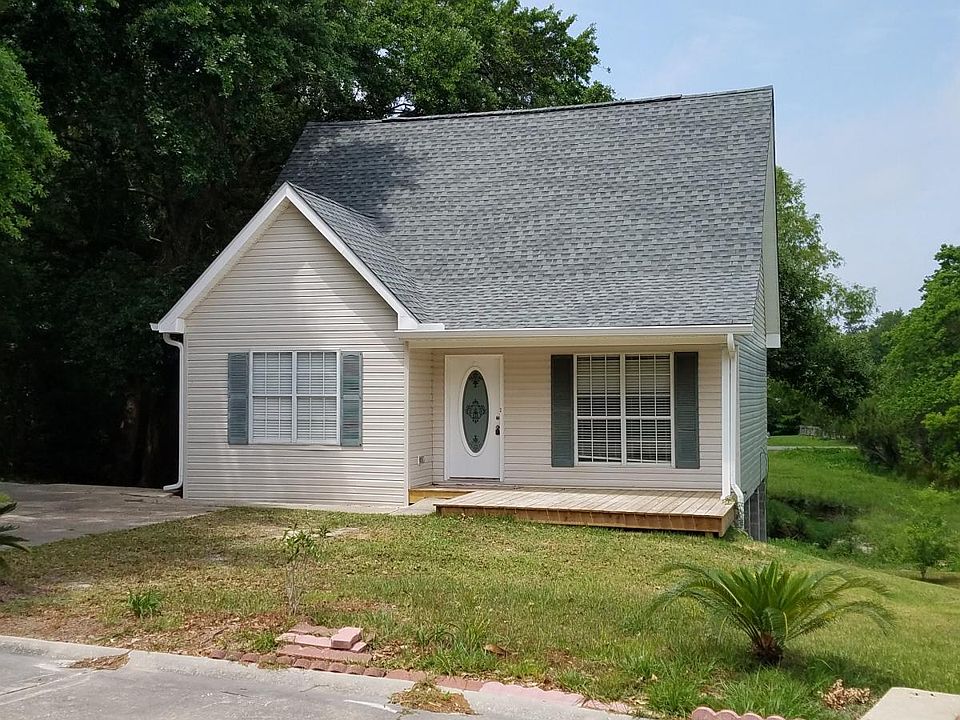 1st image of 13 Fleetwood Pl