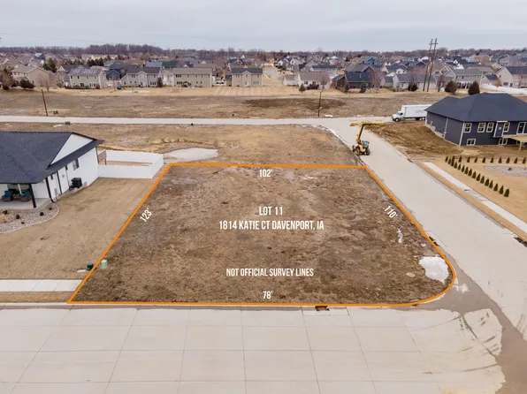 1814 Katie Ct, Davenport, IA 52807