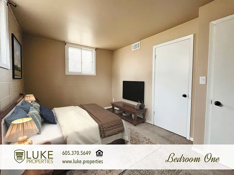 516 S Menlo Ave #1 — Photo 8
