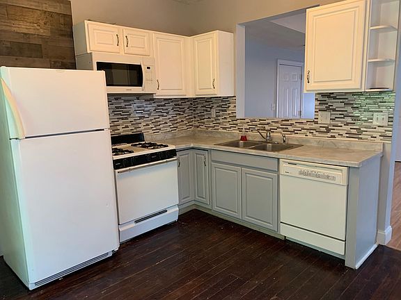 2nd image of 2372 Harper Ave #2