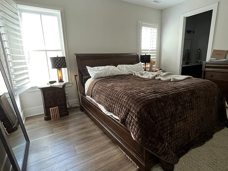 413 Marston Ave — Photo 6