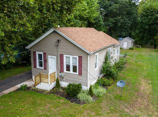 1123 Riverside Dr, Pottstown, PA 19465