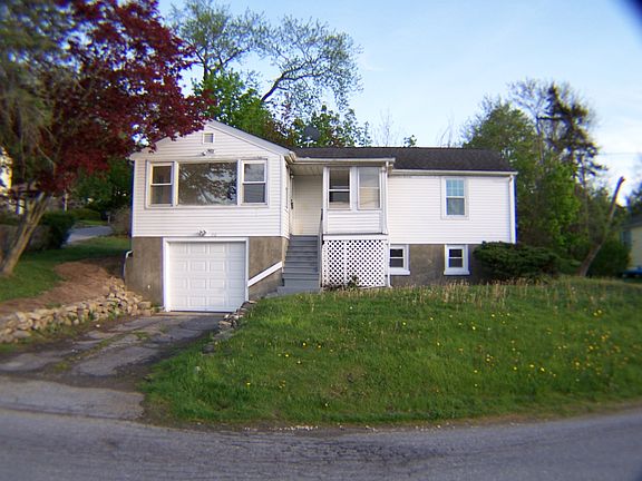 3rd image of 316 Lakeshore Dr E