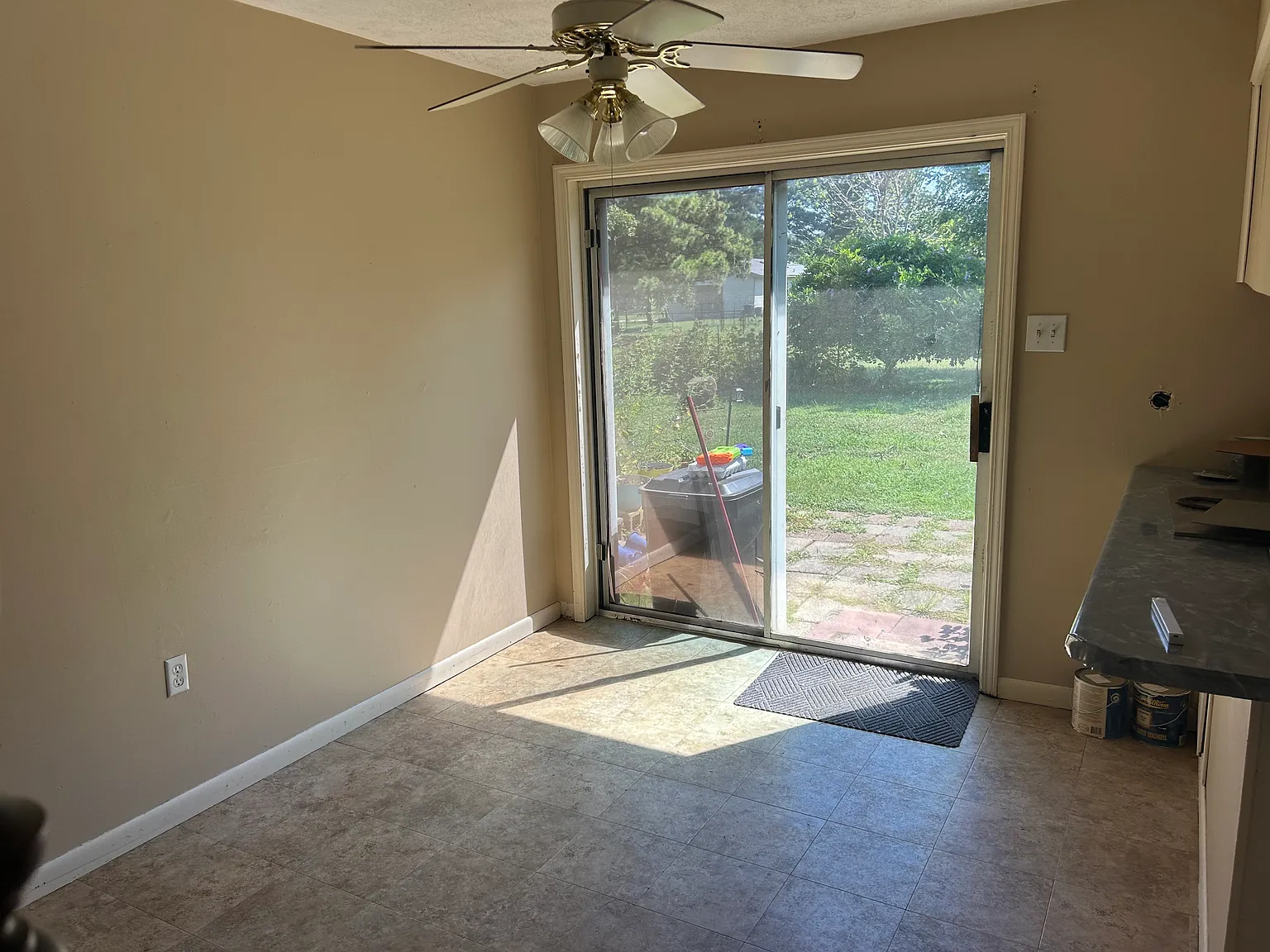 3 bed, 1.5 bath, 1134 sqft, $1,100 — Photo 2