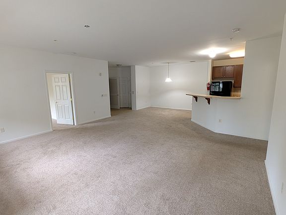 5th image of 526 Timberlake Dr