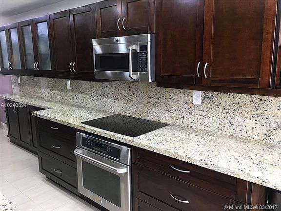 3rd image of 1660 NE 191st St #4091