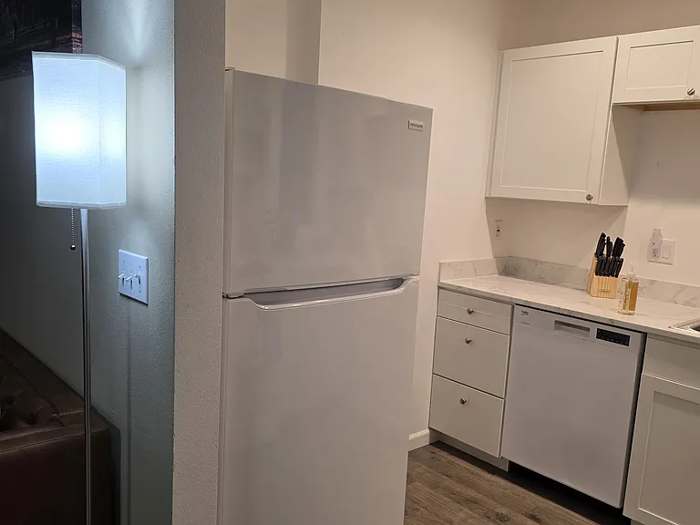 1225 1/2 Gregory Way — Photo 40