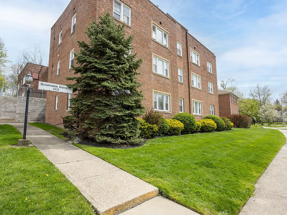 3235 Meadowbrook Blvd