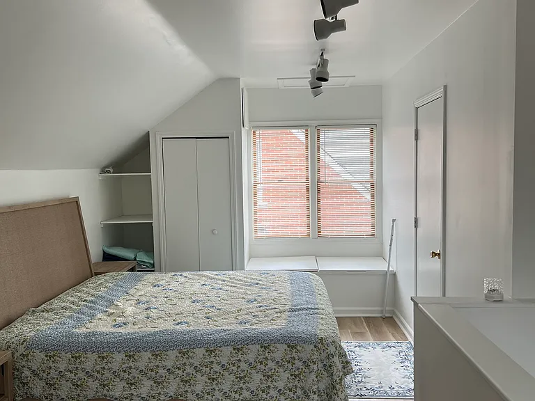 728 N Vernon St — Photo 11