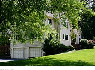 564 Lamplight Ln, Orange, CT 06477