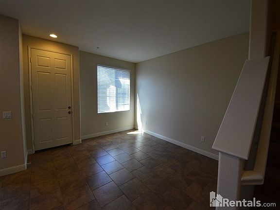 4th image of 41985 Davenport Way Unit B